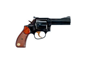 MR73 Gendarmerie 4 pouces et poign&eacute;e petit mod&egrave;le droite